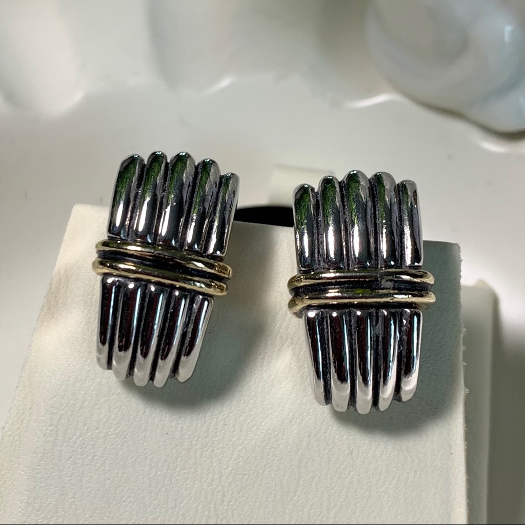 Vintage Premier Silver Gold Tone Clip Earrings 14$